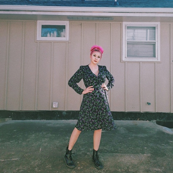 Meet your Posher, Taylor - Picture 3 of 5